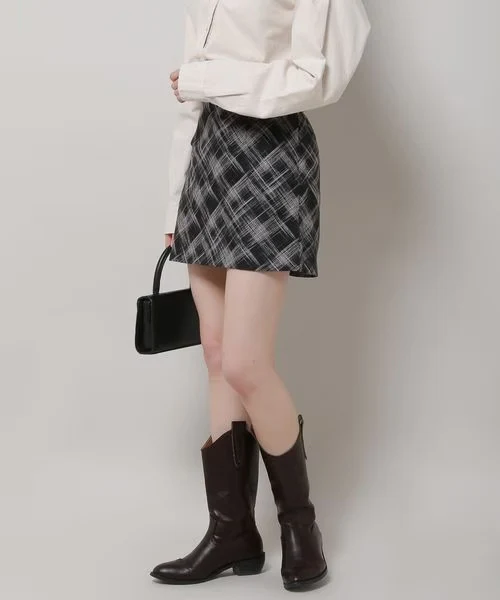 CHECK MINI SKIRT - Image 6