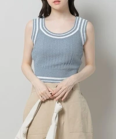 CONTRAST SLEEVELESS CROP KNIT