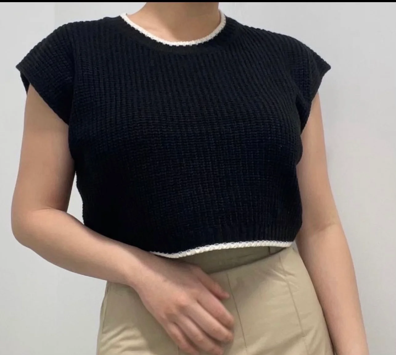 CROPPED KNIT VEST - Image 6