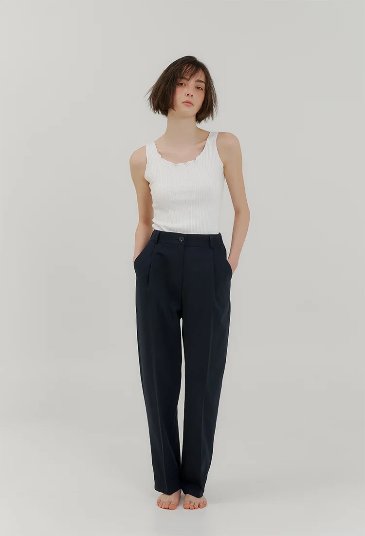 ONE-TUCK HALF BANDING PANTS