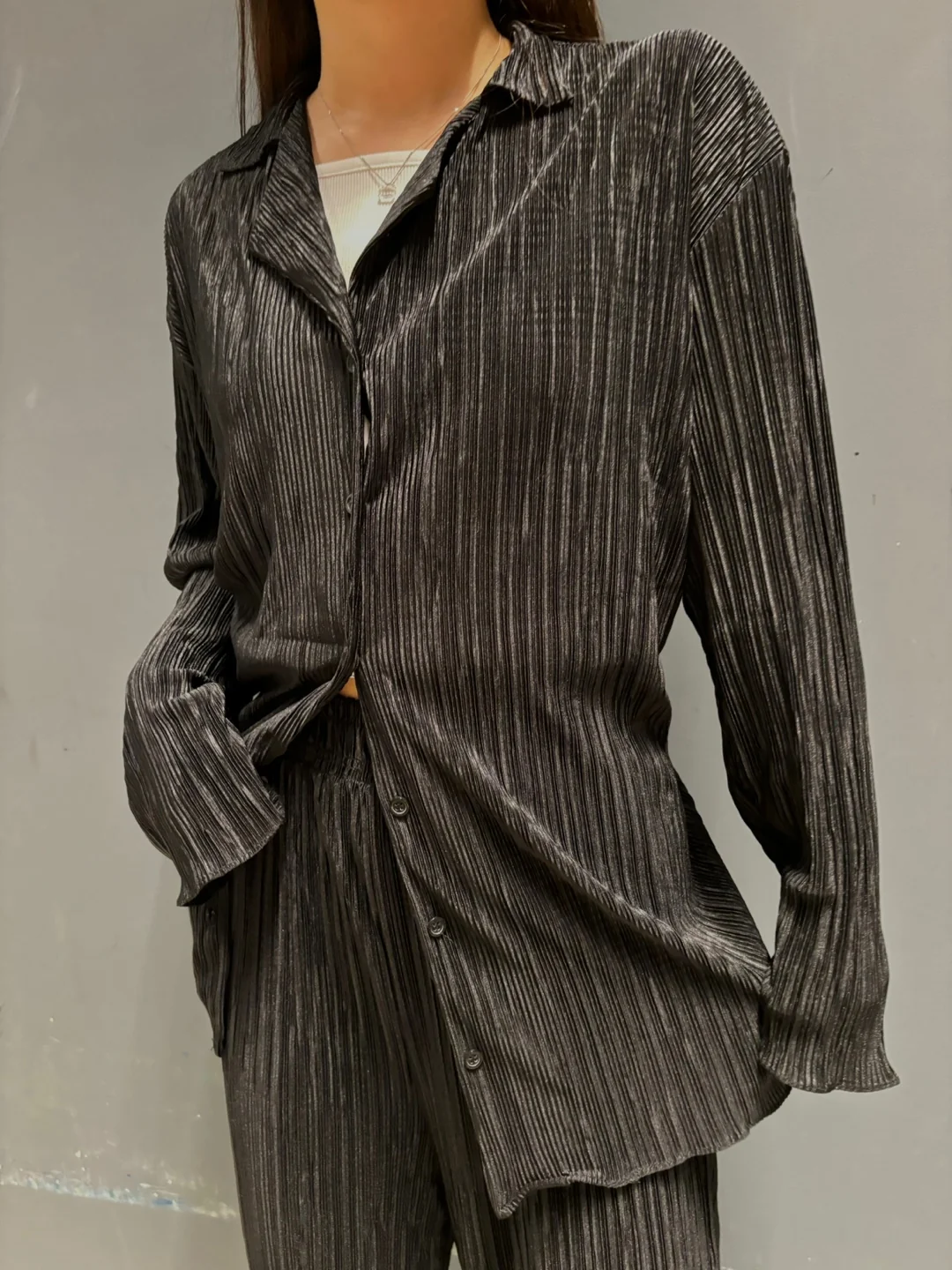 PLEATS OPEN COLLOR SHIRT - Image 3