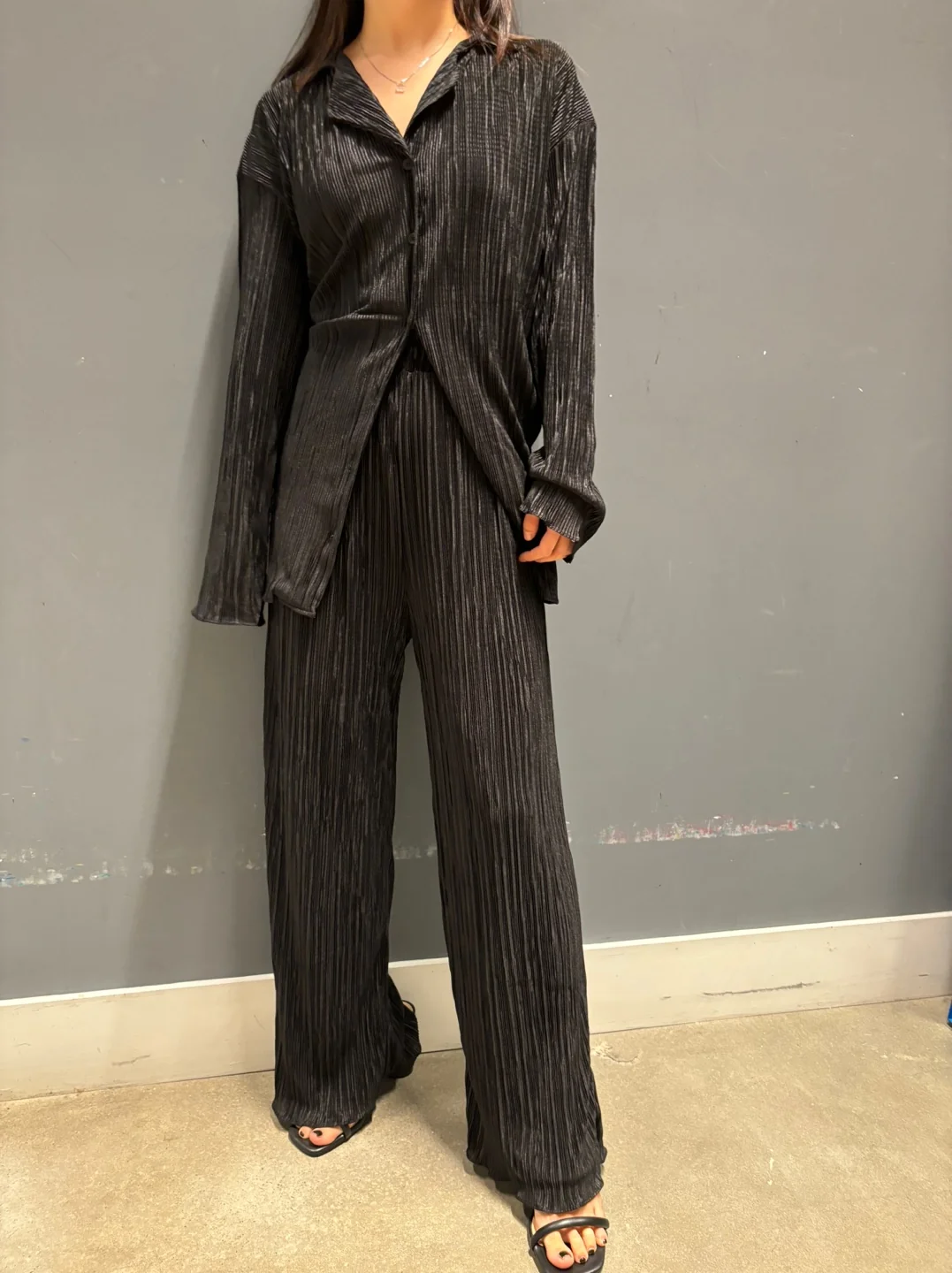 PLEATS OPEN COLLOR SHIRT - Image 4
