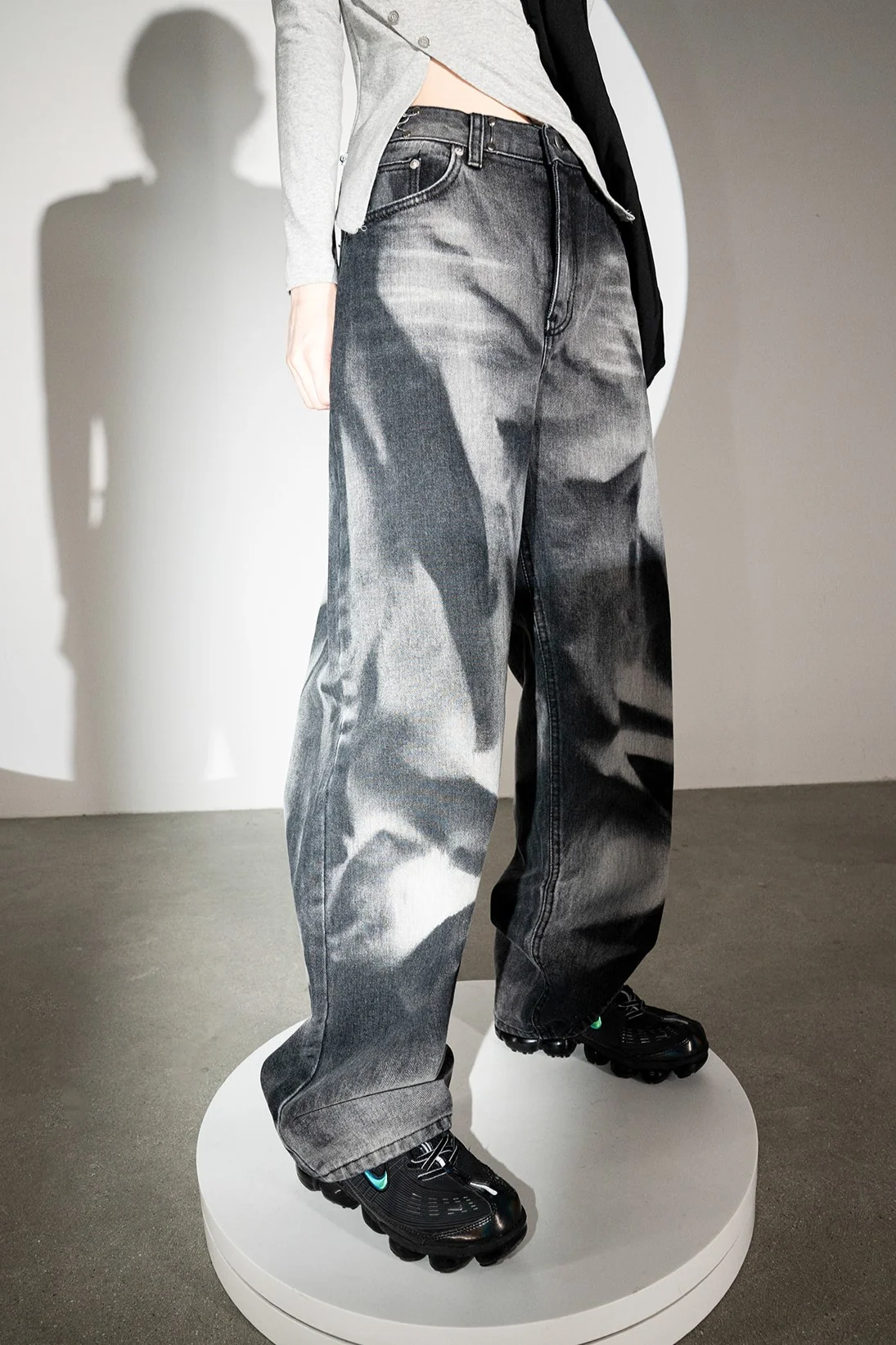 T.D.I. BUCKLE DENIM PANTS - Image 2